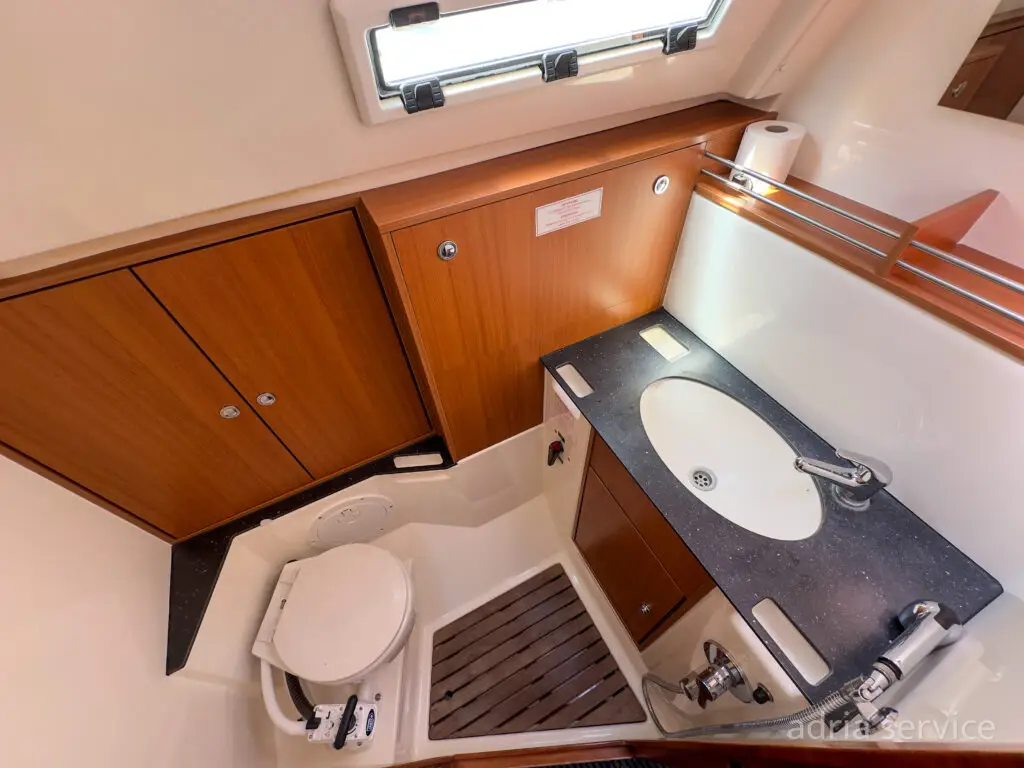 Sailboat Eleven - bathroom. Bavaria 36 Cruiser, built in 2011 and docked in IZOLA.