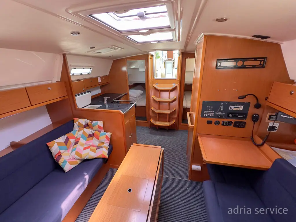 Sailboat Eleven - salon. Bavaria 36 Cruiser, built in 2011 and docked in IZOLA.