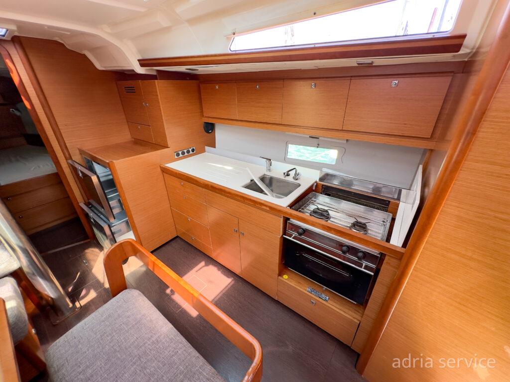 Sailboat Mojito Sunrise - kitchen view. Dufour 430 GL, built in 2019 and docked in IZOLA.