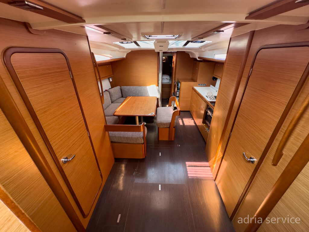 Sailboat Mojito Sunrise - salon top view. Dufour 430 GL, built in 2019 and docked in IZOLA.