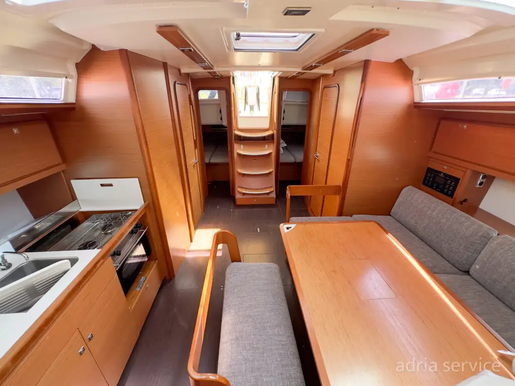 Sailboat Mojito Sunrise - salon. Dufour 430 GL, built in 2019 and docked in IZOLA.