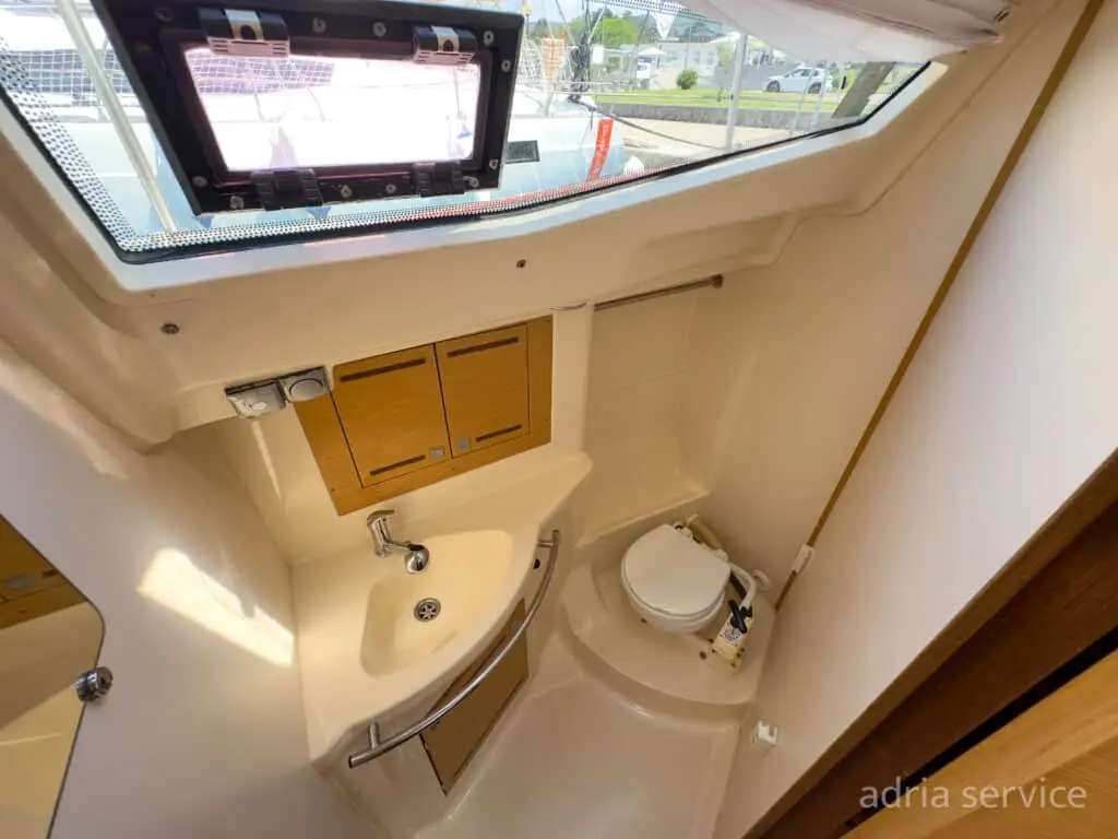 Sailboat Orca V- bathroom. Elan 394 Impression, built in 2012 and docked in IZOLA.