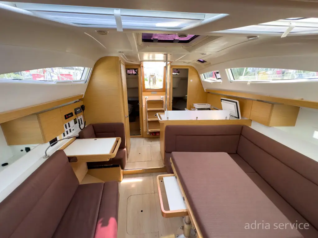 Sailboat Hope E - salon. Elan Impression 40, built in 2017 and docked in IZOLA.