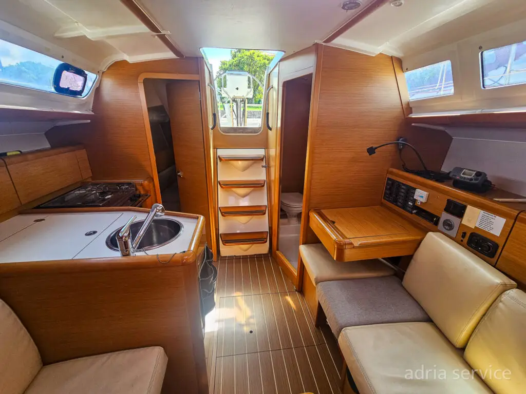 Sailboat Energy - salon. Sun Odyssey 33i, built in 2012 and docked in IZOLA.